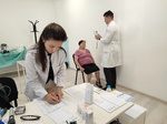 Над 50 жители на Правец прегледаха безплатно зрението си с екипа на УМБАЛ „Лозенец“